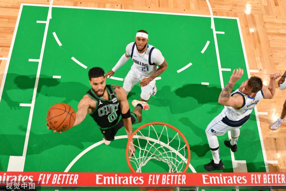 在长达四个 在长达四个